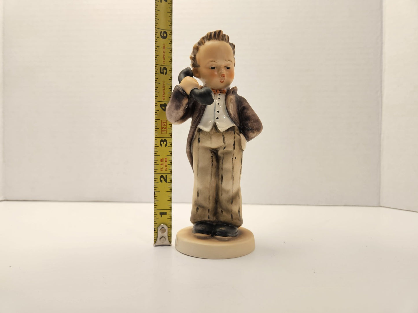 Goebel Hummel "Hello"
