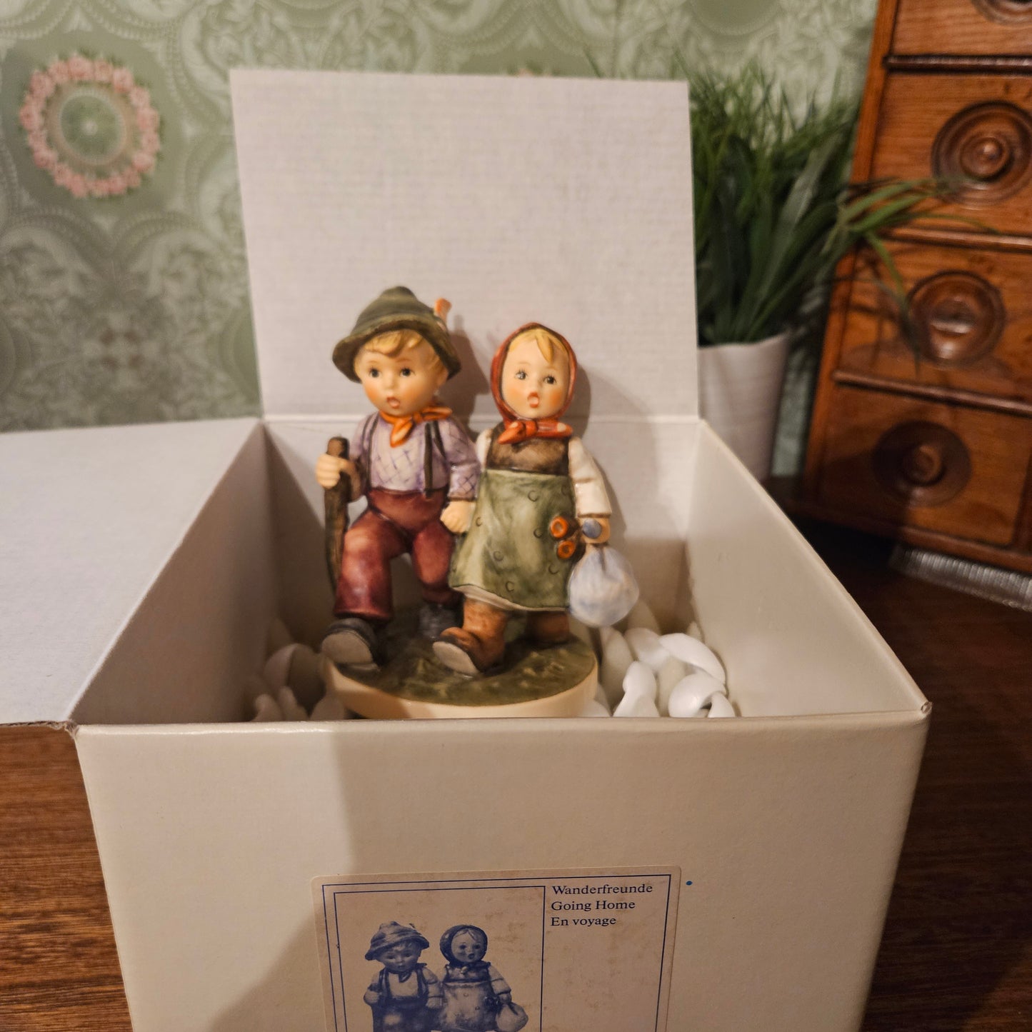 Goebel Hummel Going Home Hum 383 with Box