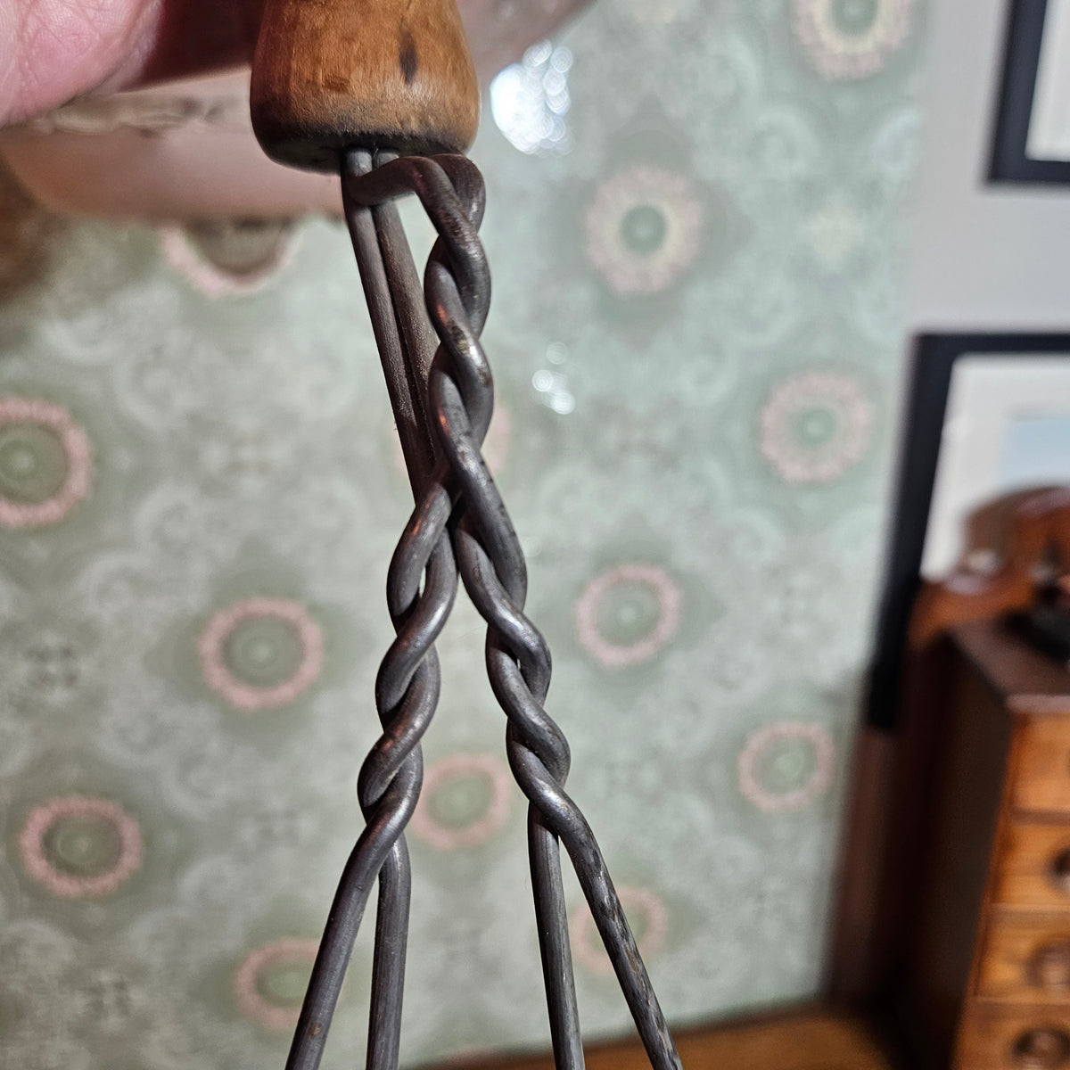 Vintage Wire Rug & Carpet Beater with Wooden Handle