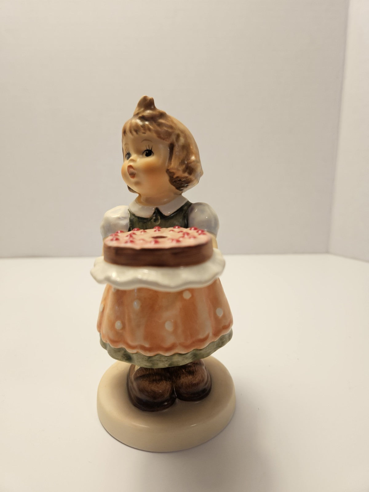 Goebel Collectors' Club "Birthday Candle" Figurine Special Edition Boxed 1983