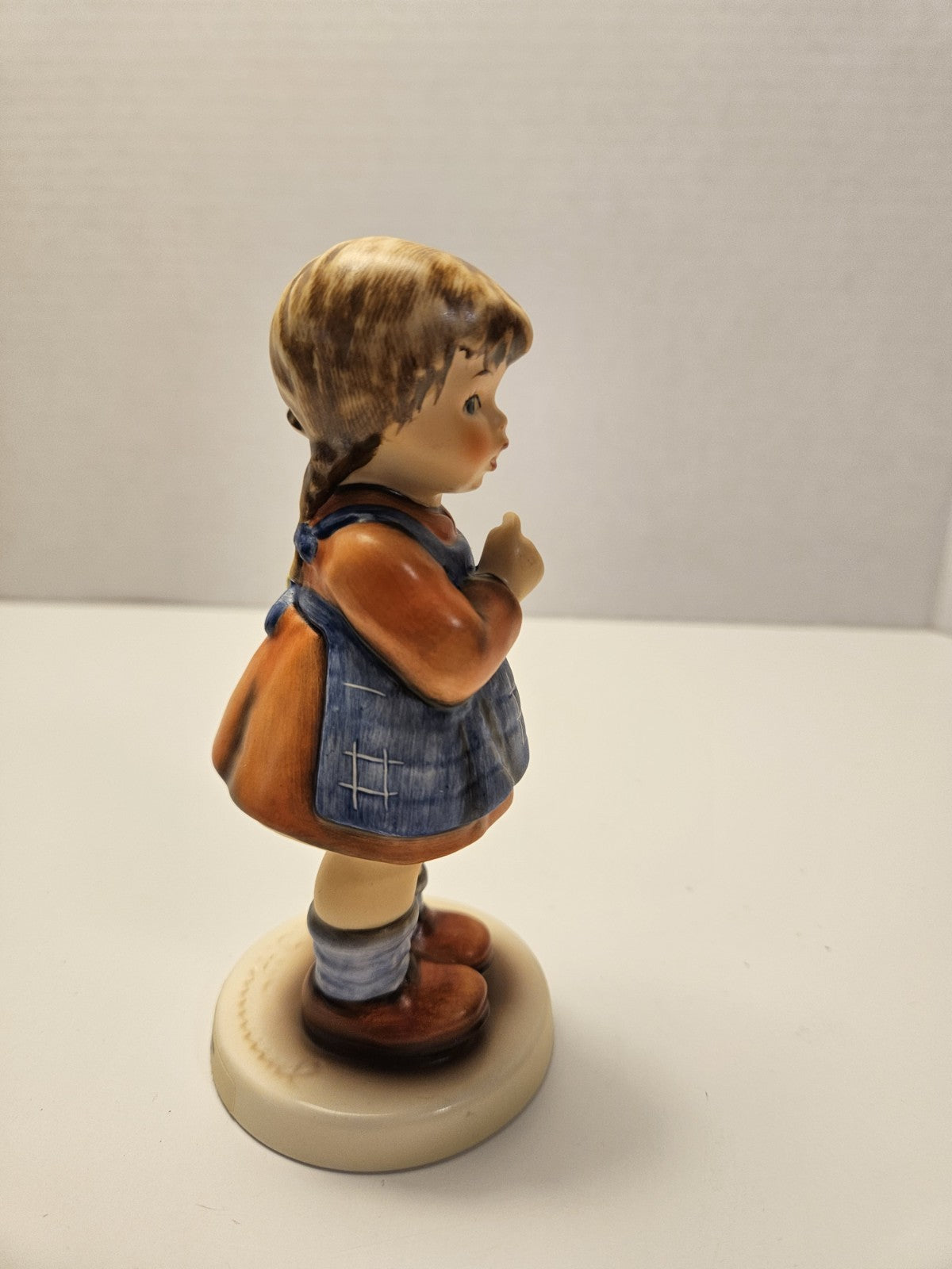 Hummel Exclusive Edition Figurine "I Wonder" in box