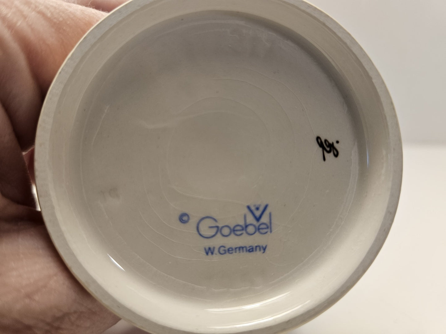 Goebel Hummel "Boy with Toothache"