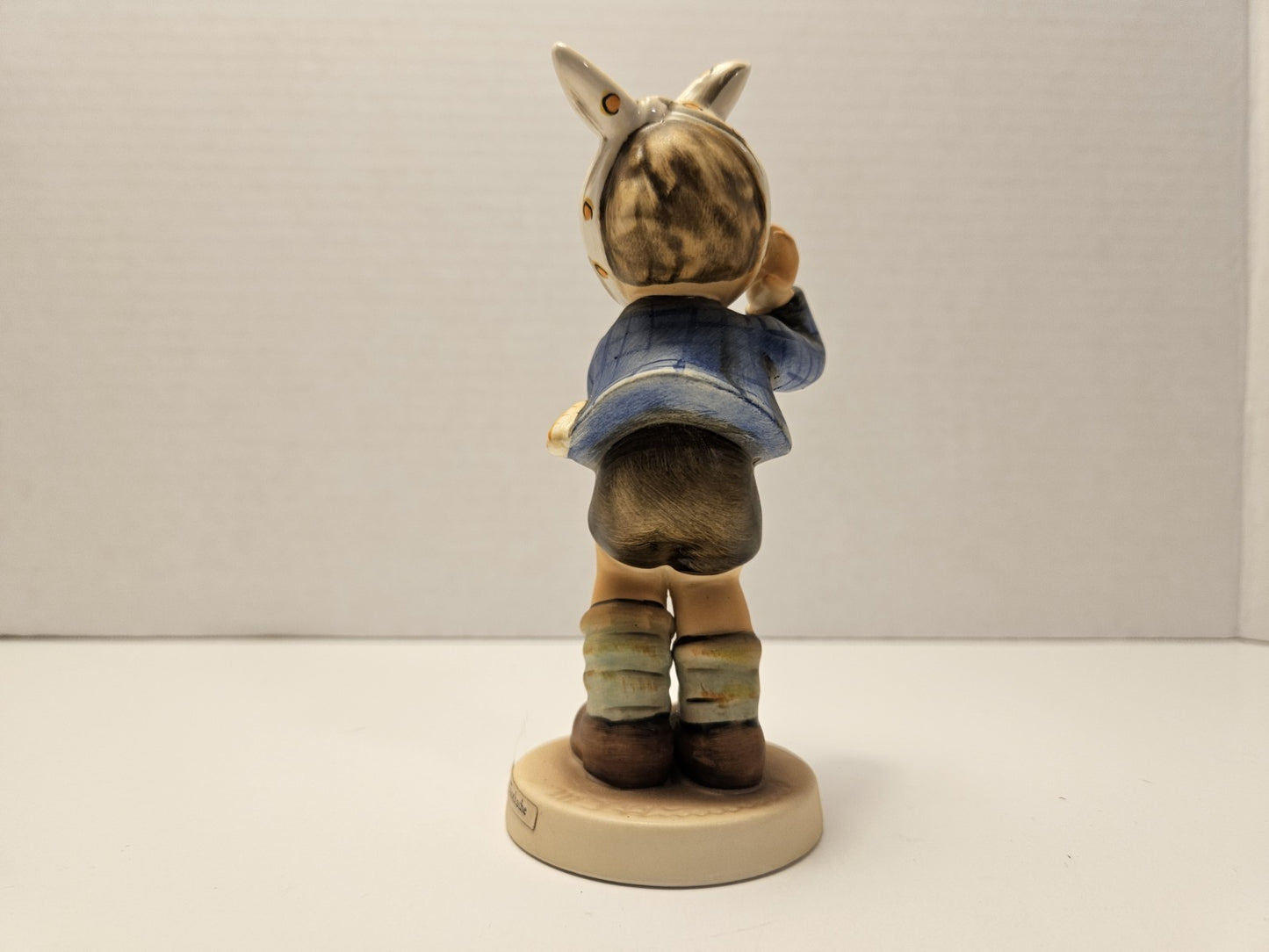 Goebel Hummel "Boy with Toothache"