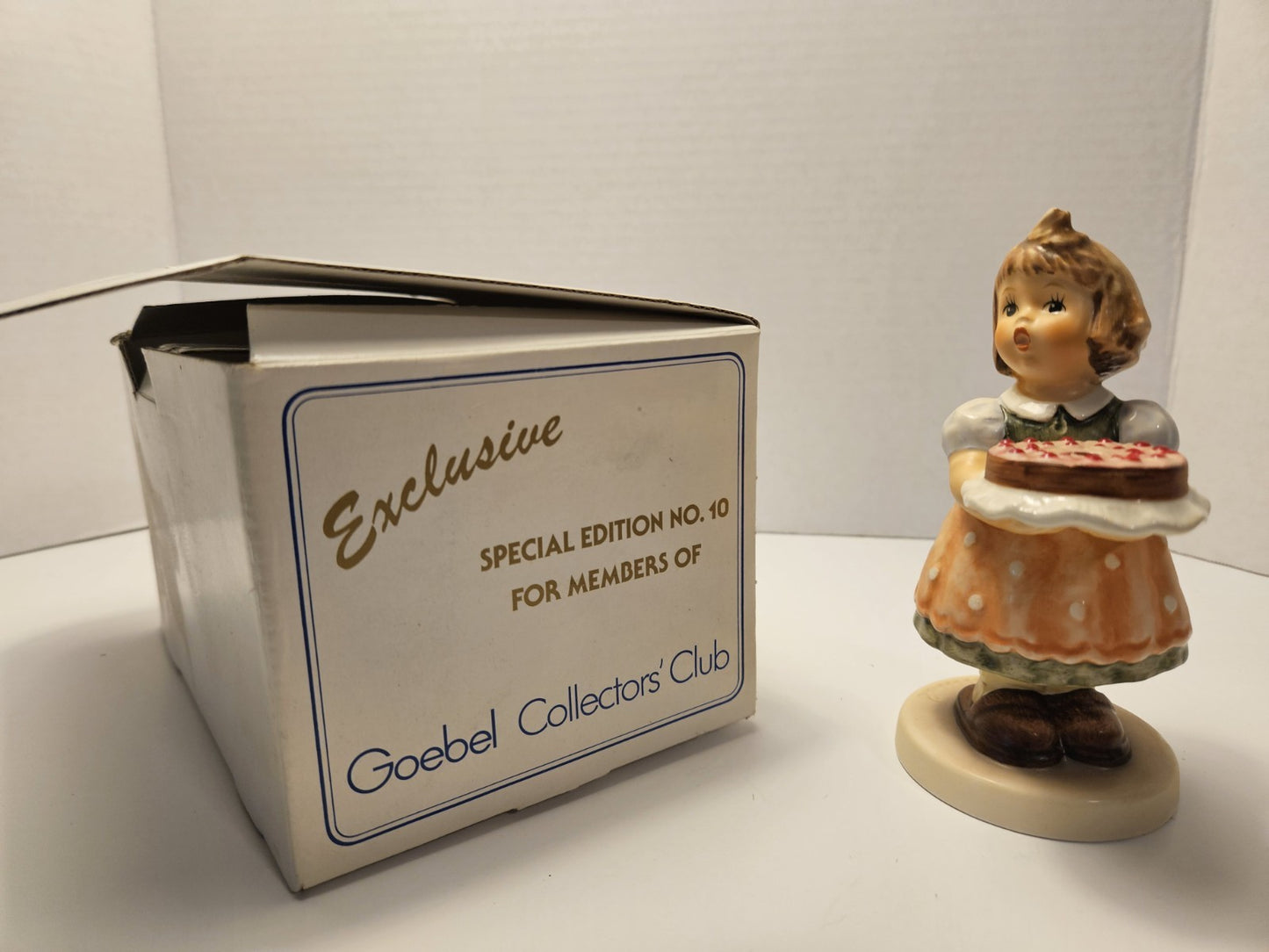 Goebel Collectors' Club "Birthday Candle" Figurine Special Edition Boxed 1983