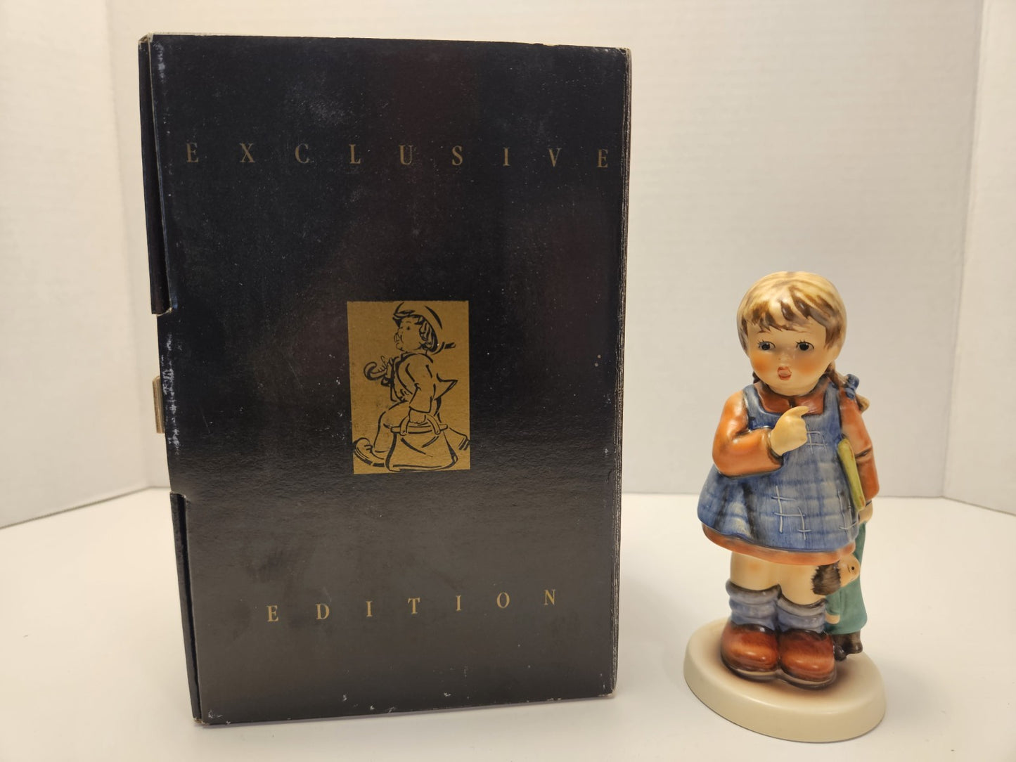 Hummel Exclusive Edition Figurine "I Wonder" in box