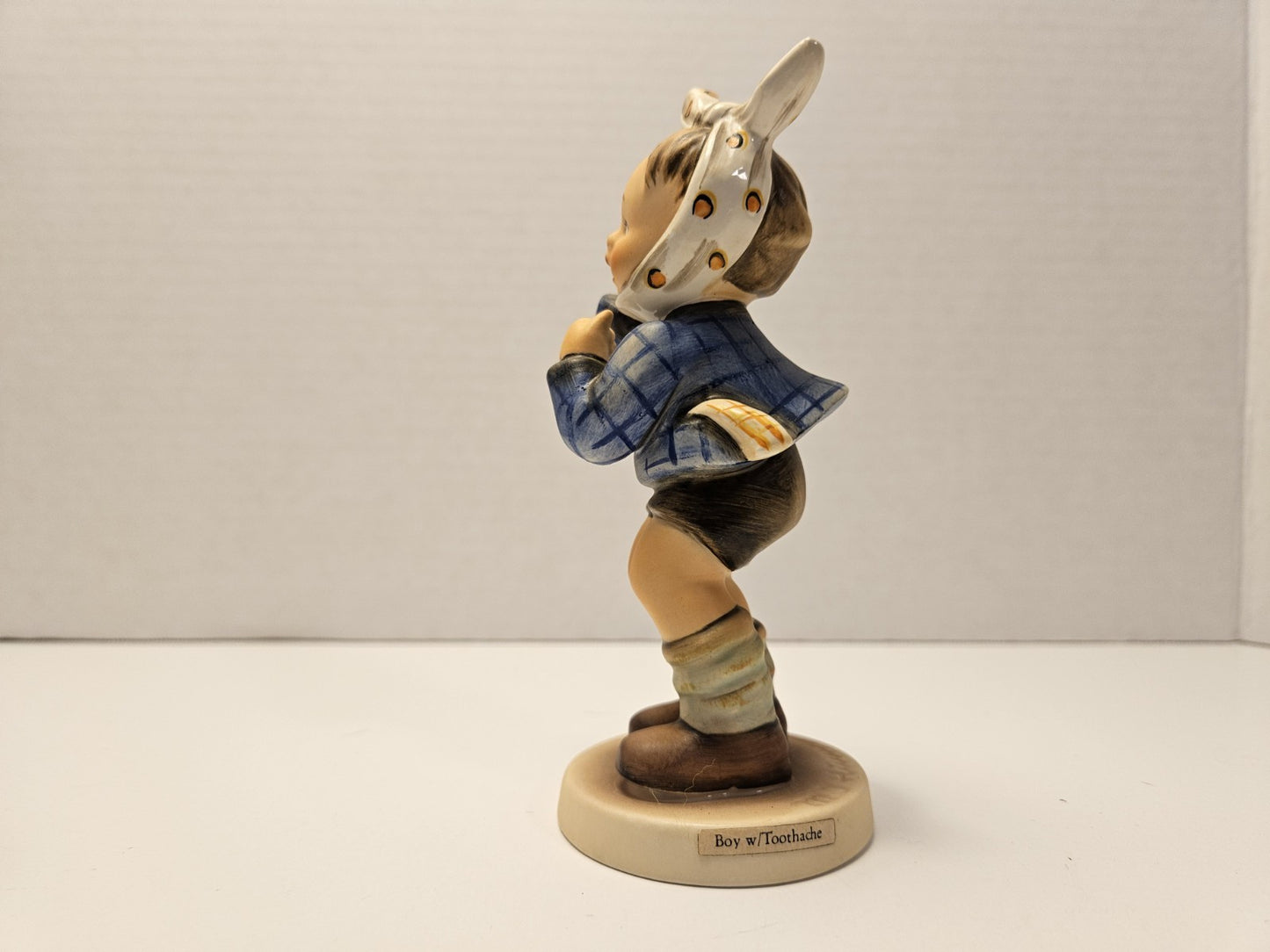 Goebel Hummel "Boy with Toothache"