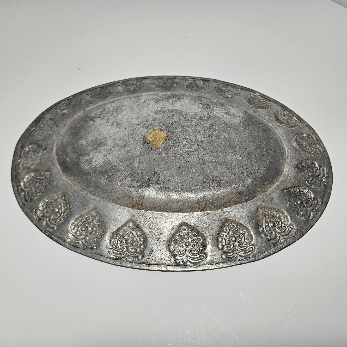 Metal Serving Platter Embossed Heart Border Oval