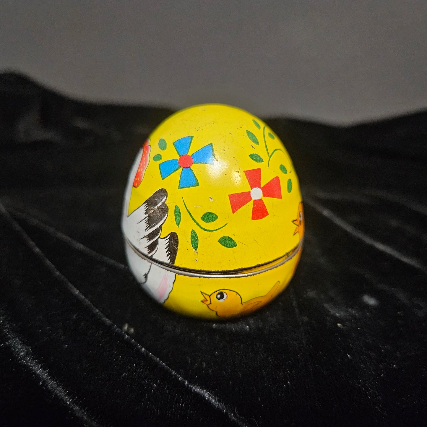 Vintage Tin Easter Egg