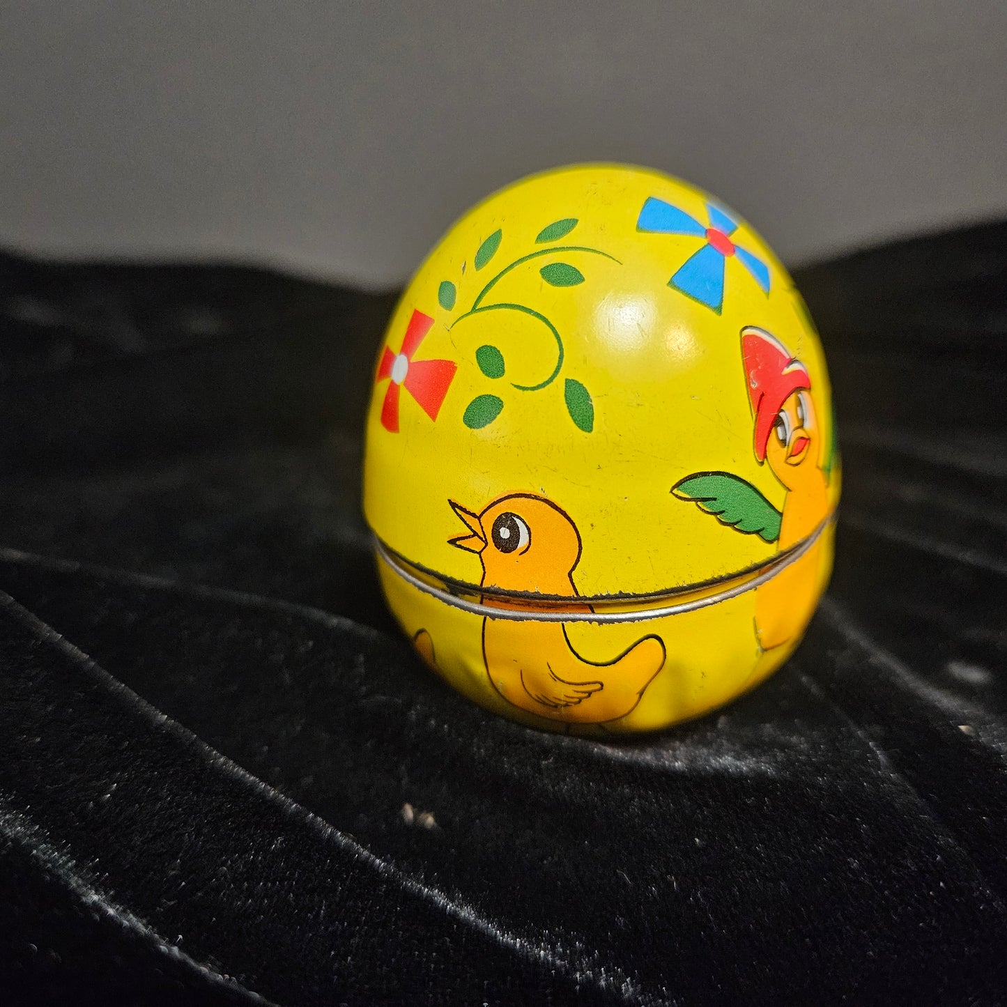 Vintage Tin Easter Egg