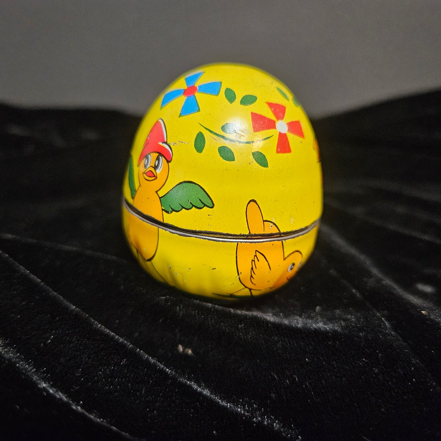 Vintage Tin Easter Egg
