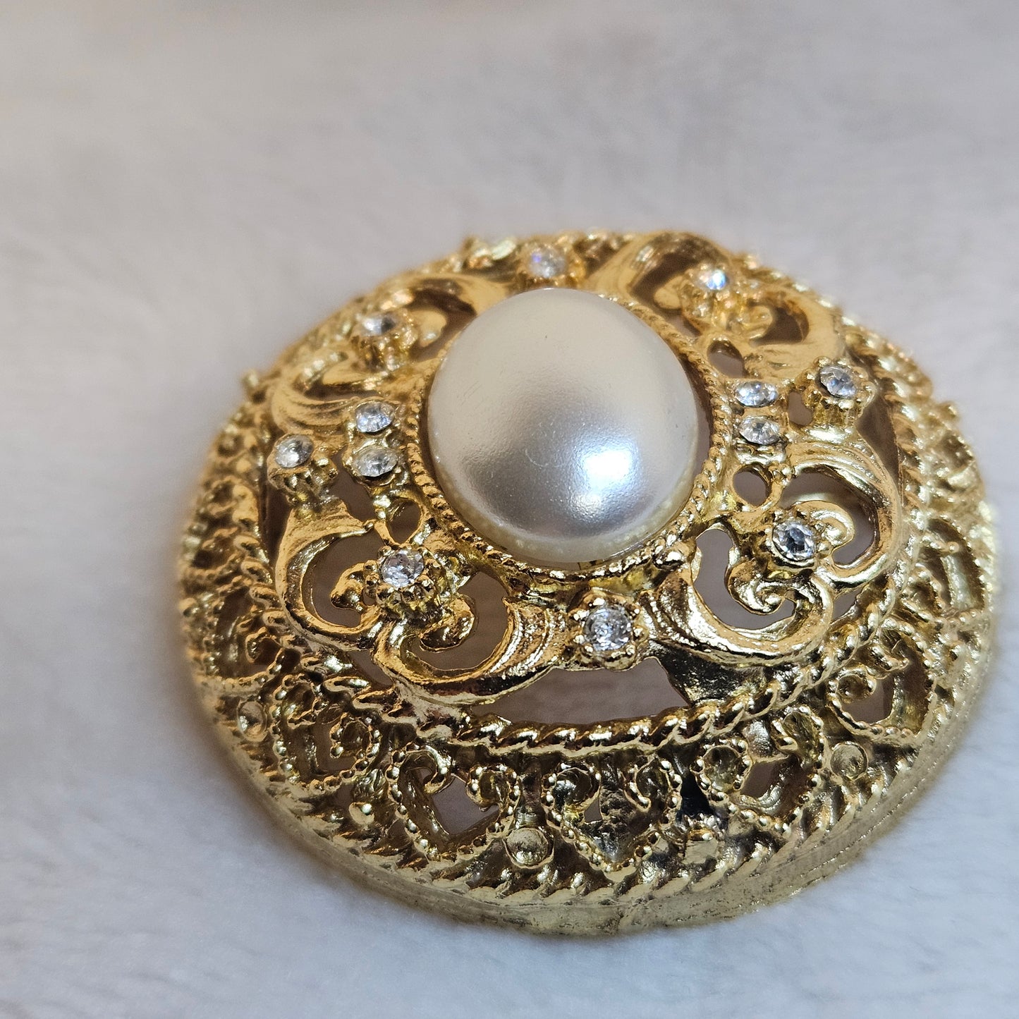 Vintage Gold Tone Faux Pearl Brooch