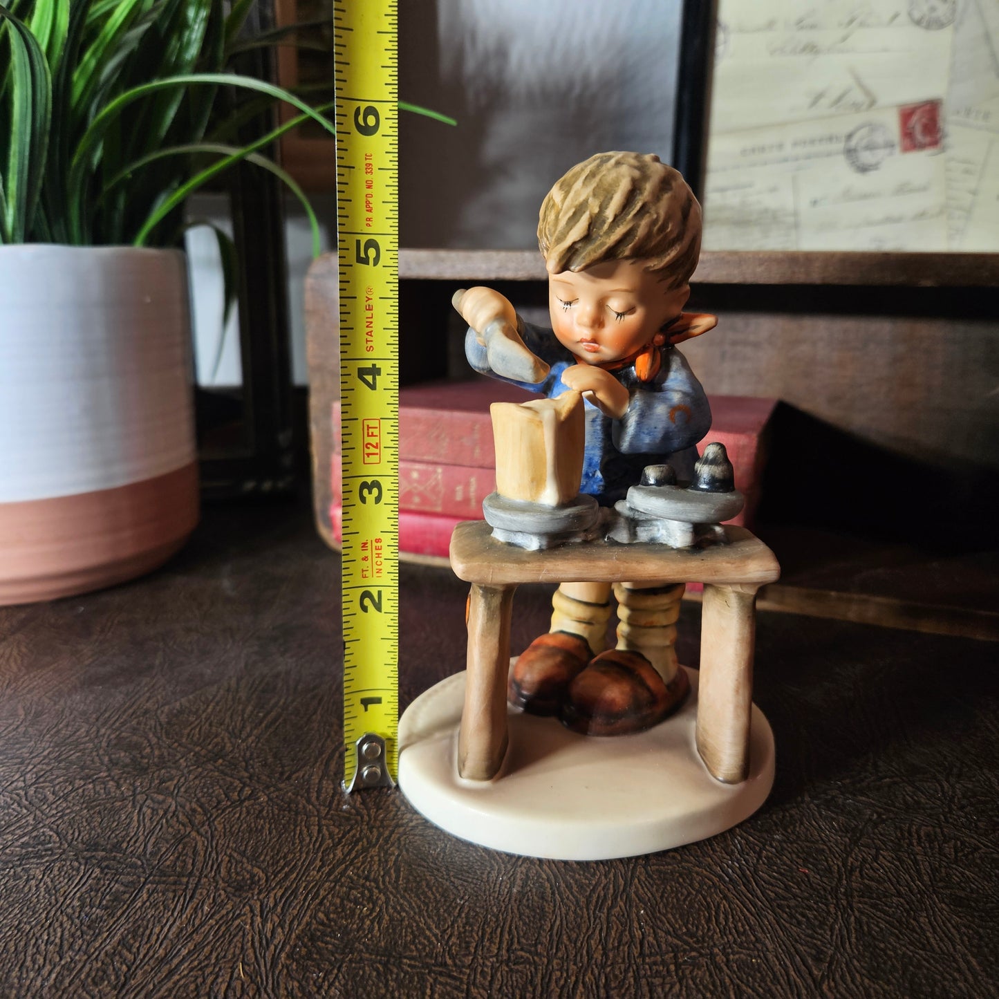 Goebel Hummel “A Fair Measure” Figurine 345 1972 W Germany
