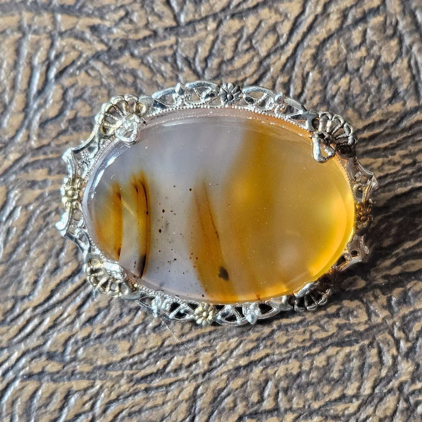 Vintage Banded Agate Oval Brooch Filigree Silver Tone Pin