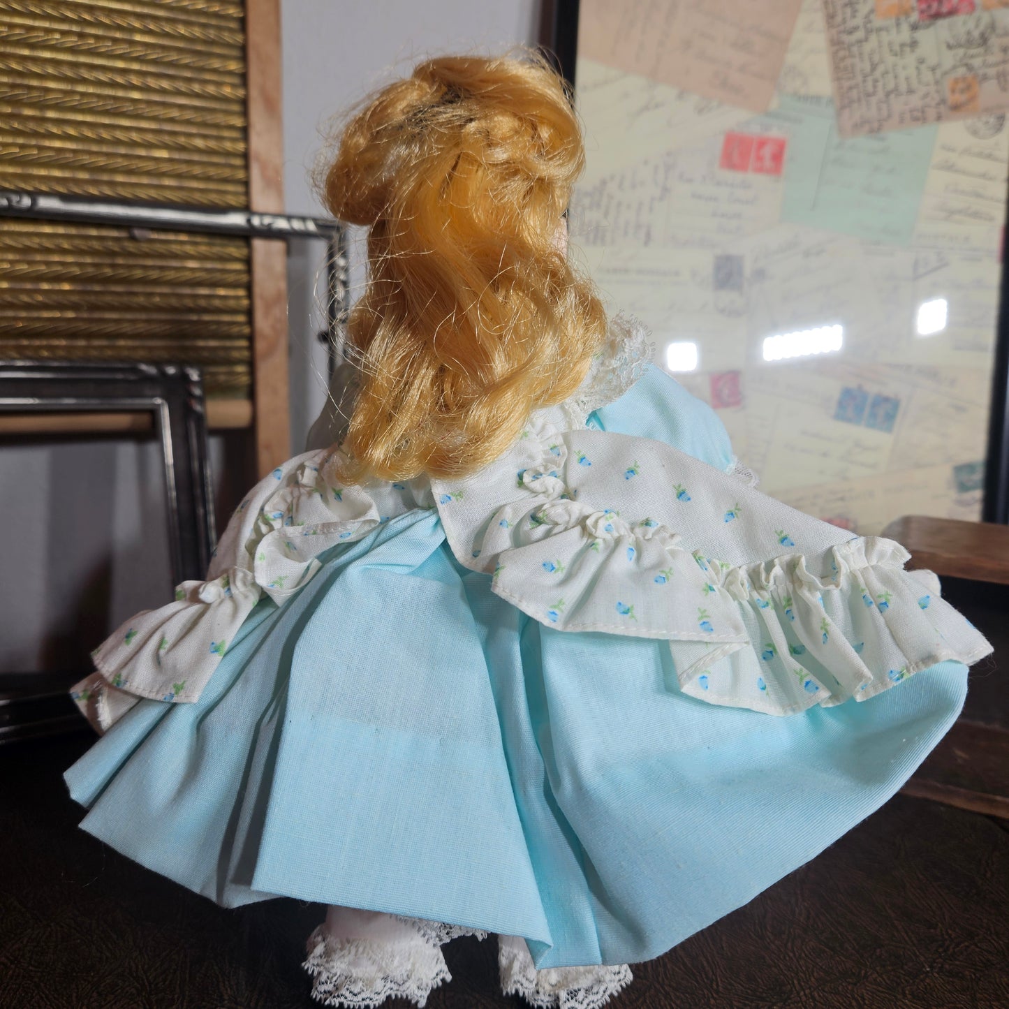 Madame Alexander Amy Doll 1320 Blue Floral Dress Umbrella