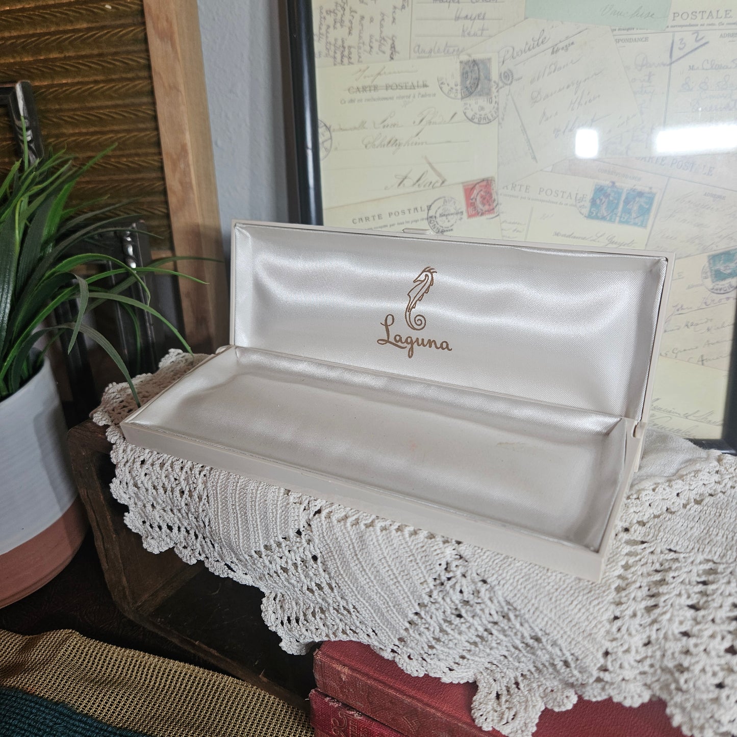 White Interior Vintage Jewelry Box