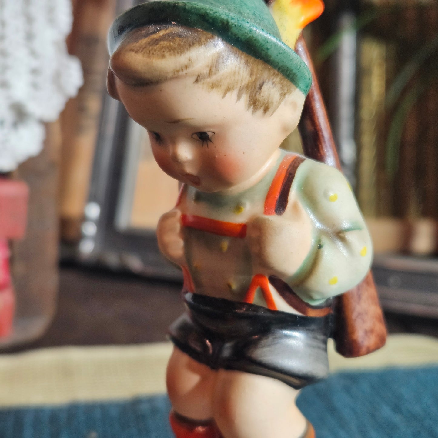 Vintage Hummel Sensitive Hunter Figurine TMK2 Full Bee