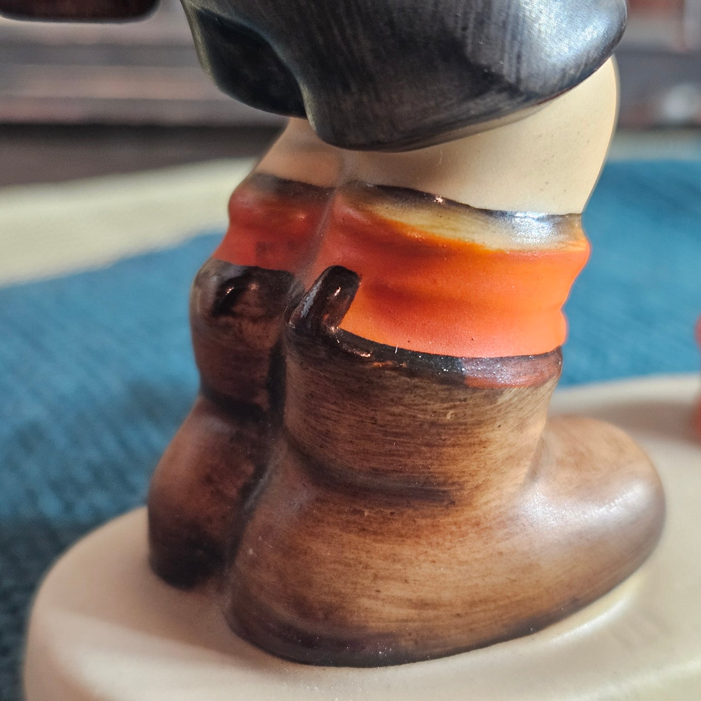 Vintage Hummel Sensitive Hunter Figurine TMK2 Full Bee