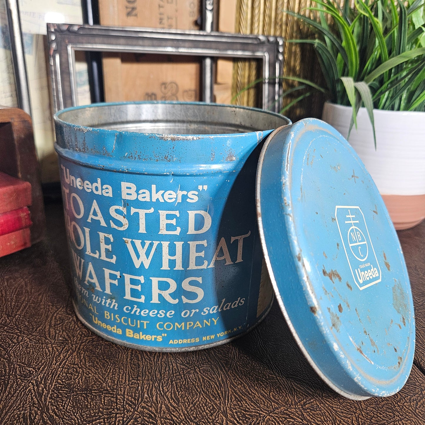 Uneeda Bakers Whole Wheat Wafer Tin