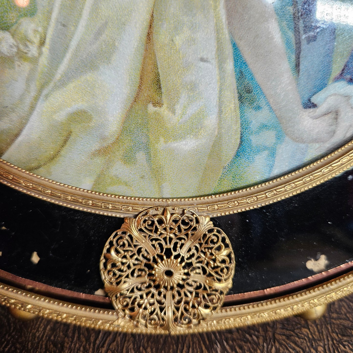 Framed Victorian Romantic Couple with Filigree