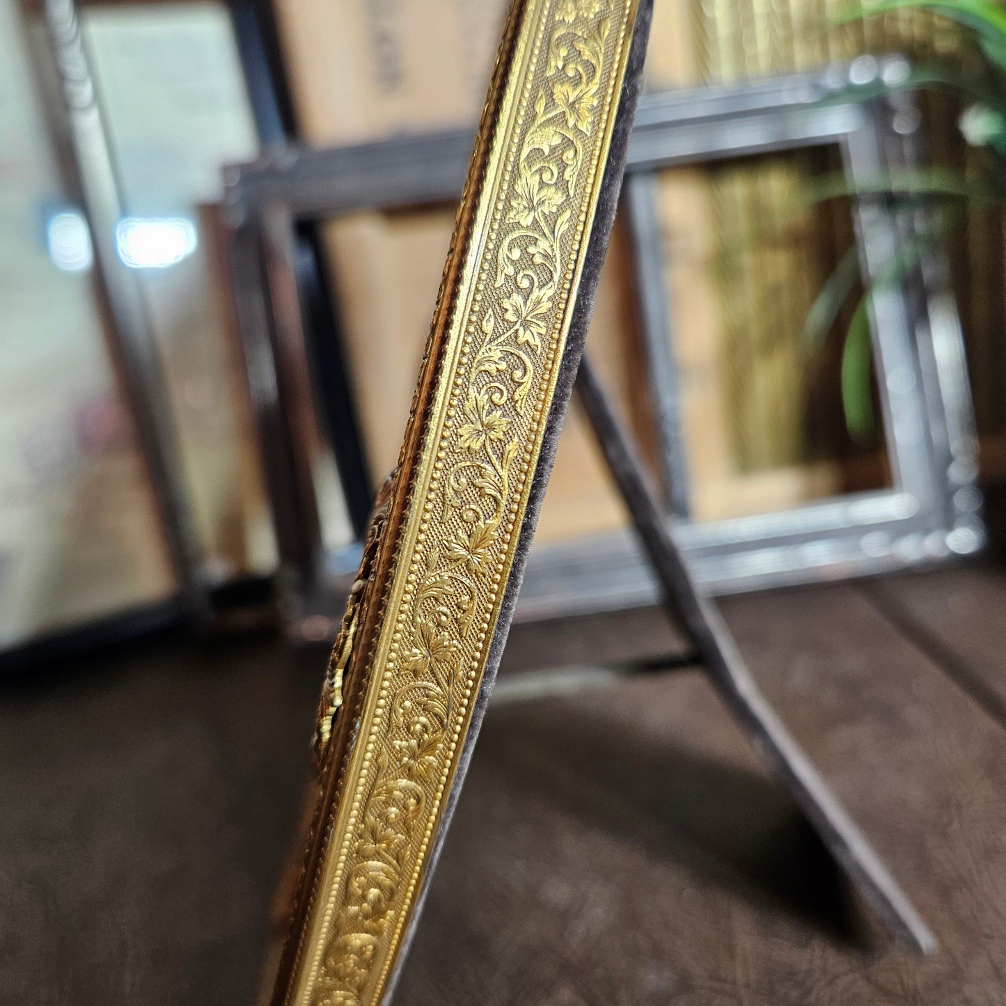 Framed Victorian Romantic Couple with Filigree
