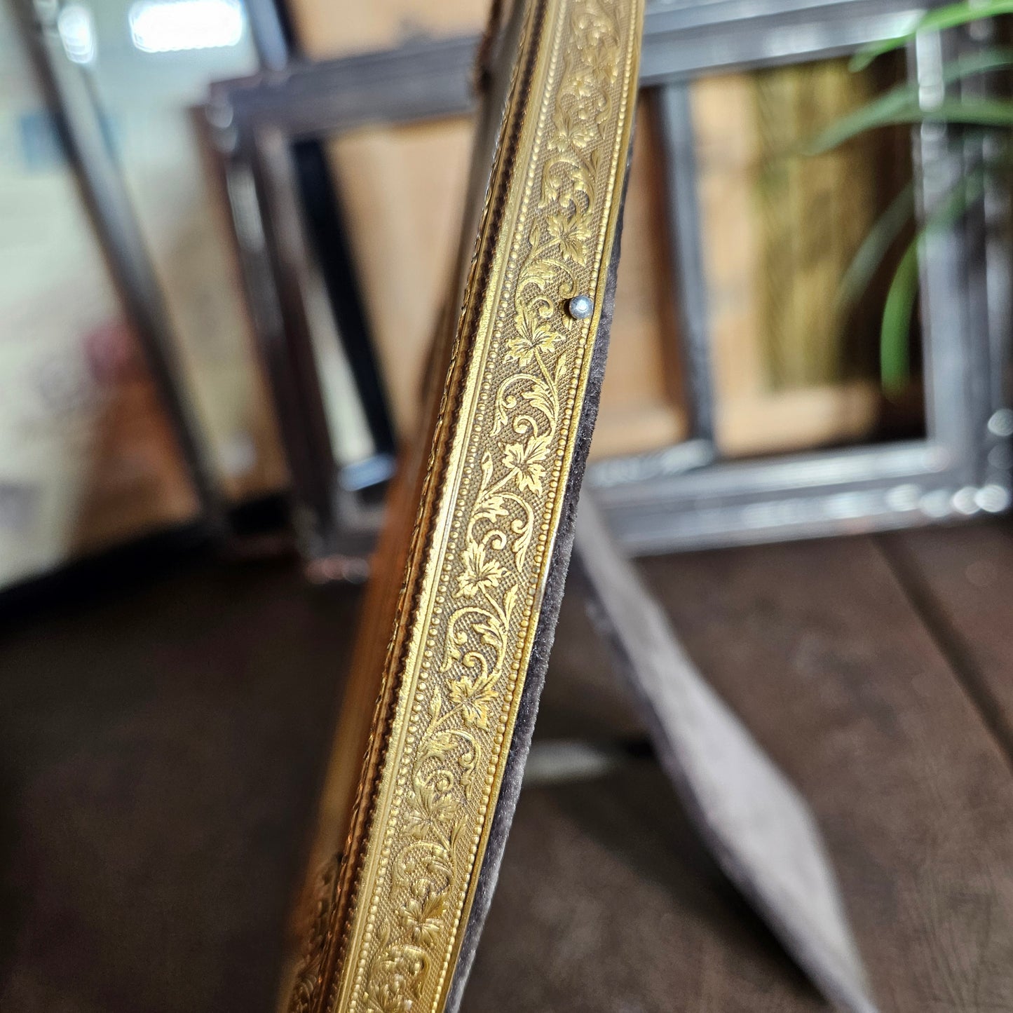 Framed Victorian Romantic Couple with Filigree