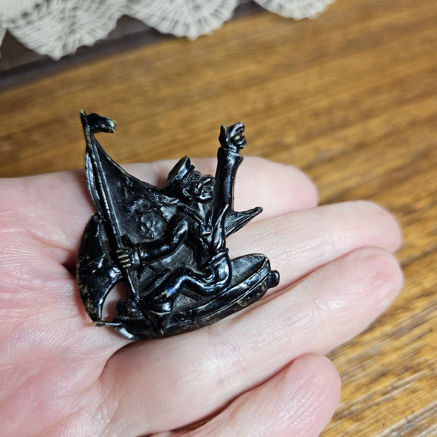 Vintage Black Sailboat Figural Brooch