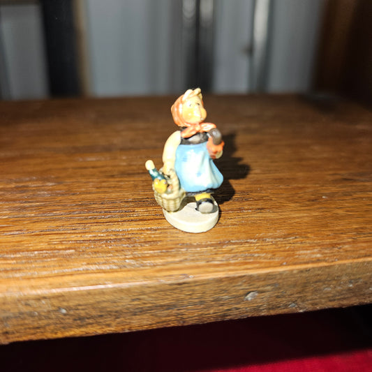 Goebel Mini Visiting an Invalid 256-P First Edition