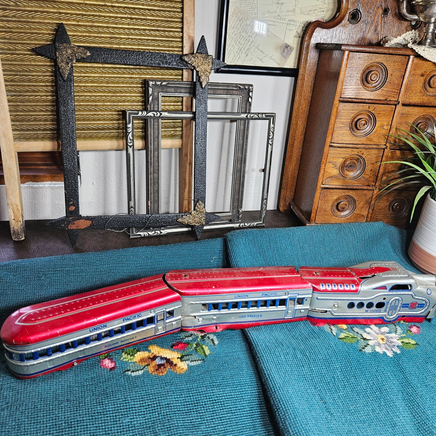 Vintage Union Pacific Tin Streamliner Train Set