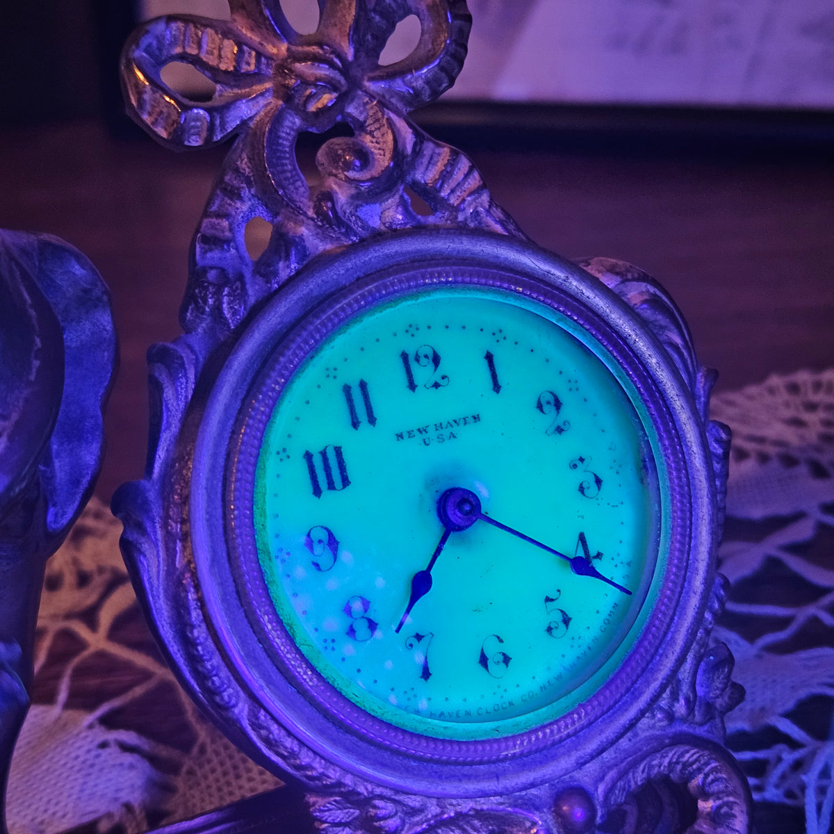 New Haven Cherub Figural Mantel Clock