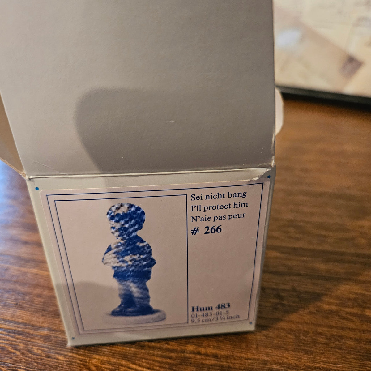 Goebel Hummel "I'll Protect Him" #483 Figurine with Original Box (1987)