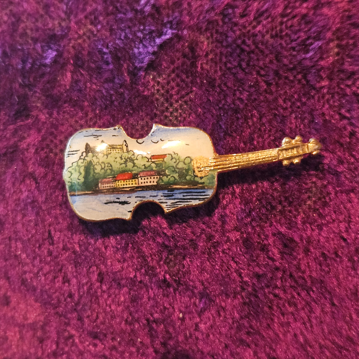 Scenic Violin Souvenir Brooch