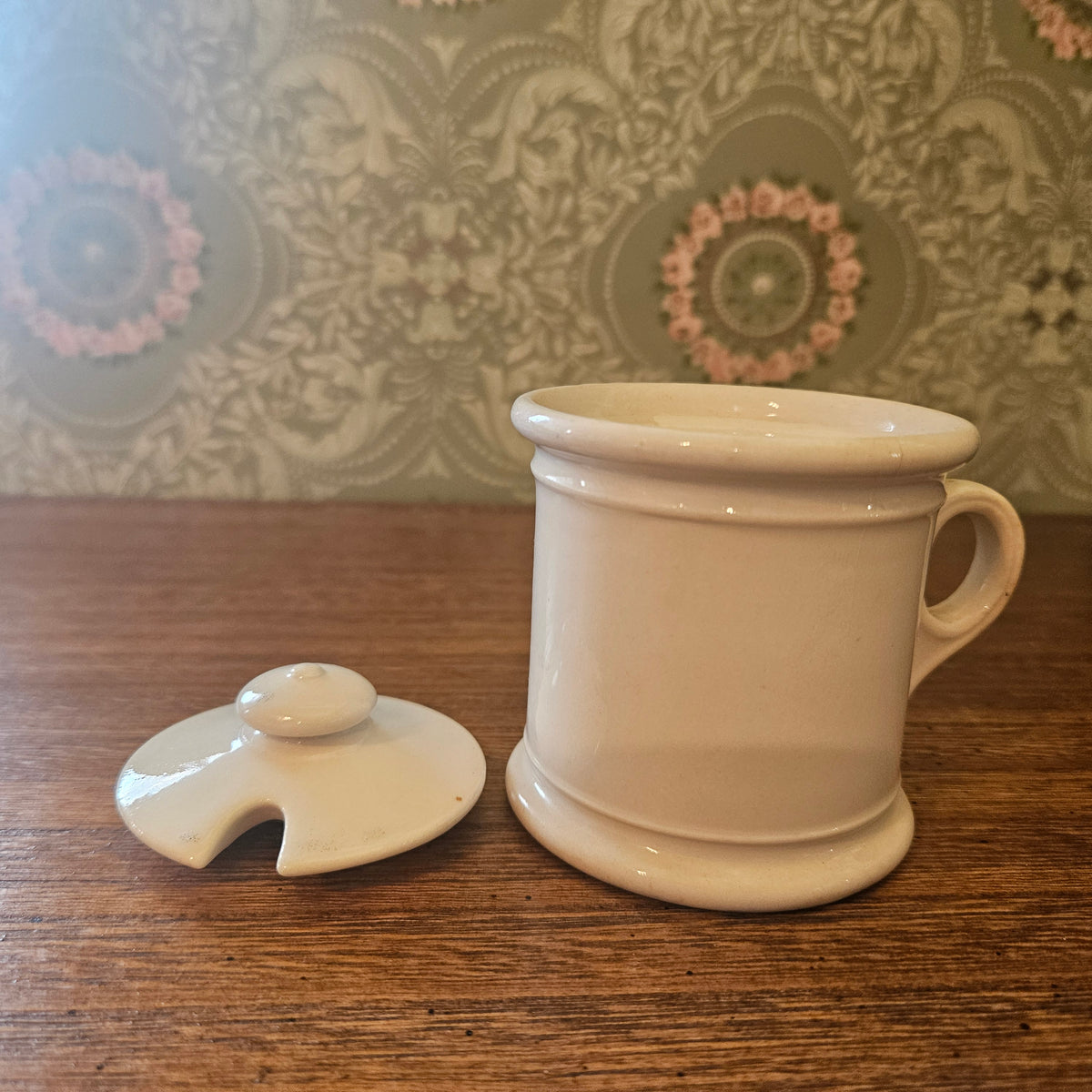 Knowles, Taylor & Knowles Semi-Vitreous Covered Condiment Server