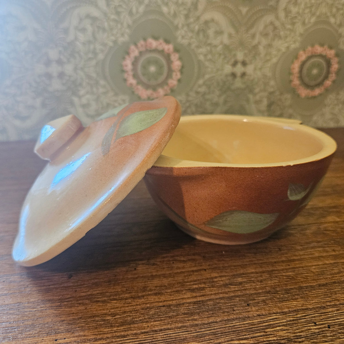 J&G Meakin Leaf Pattern Covered Casserole