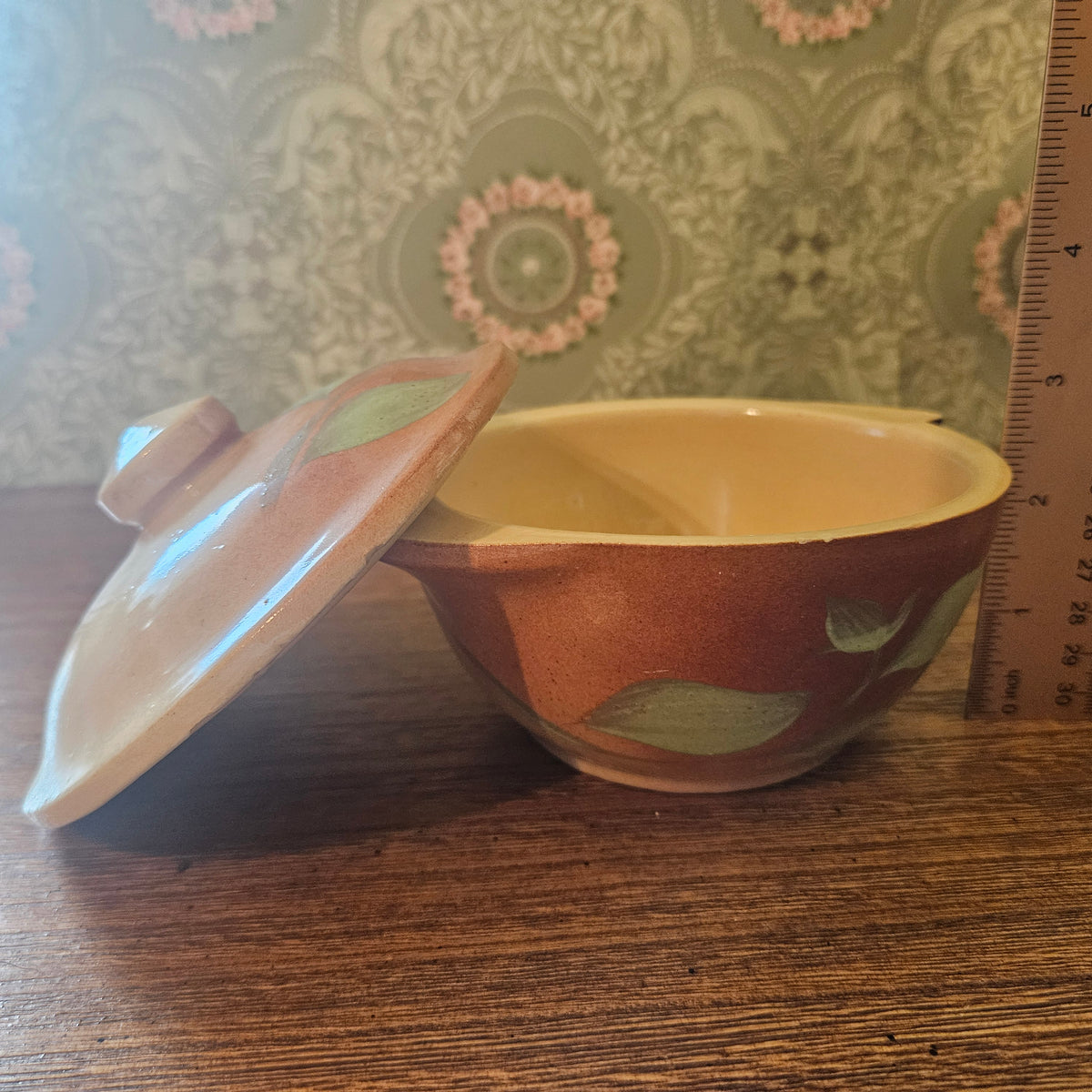 J&G Meakin Leaf Pattern Covered Casserole