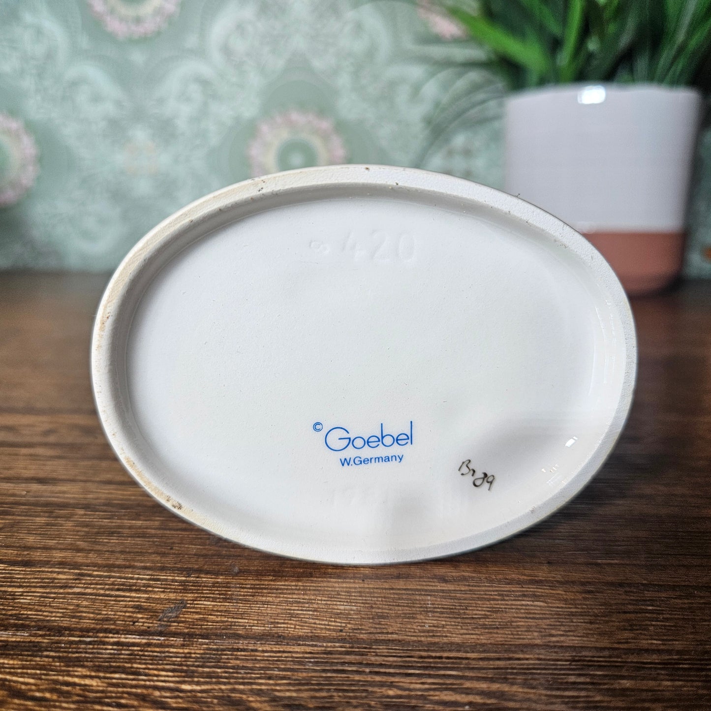 Goebel Hummel Is It Raining? Hum 420 with Box