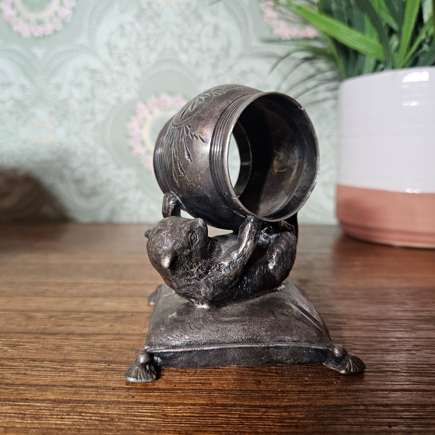 Figural Otter Silver tone Napkin Ring