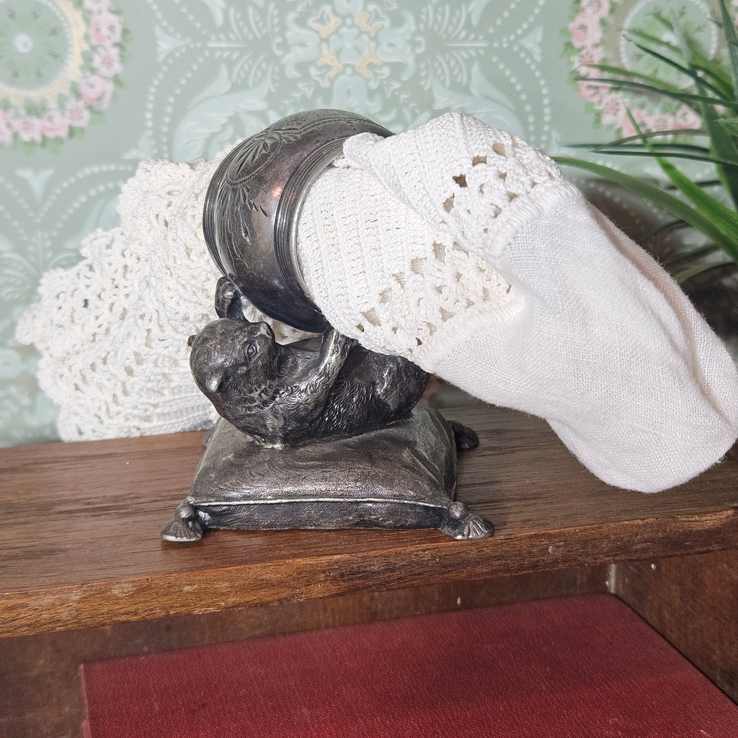 Figural Otter Silver tone Napkin Ring