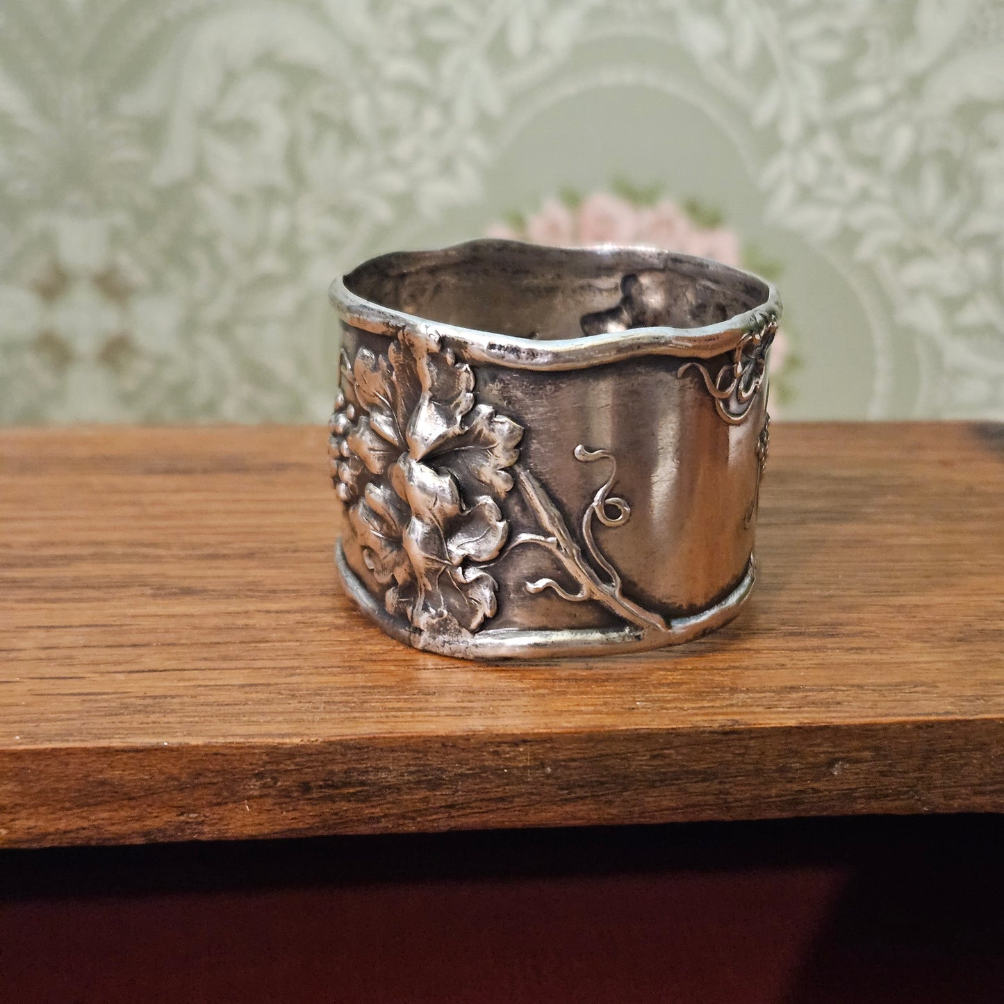 Sterling Silver Grapevine Monogram Napkin Ring