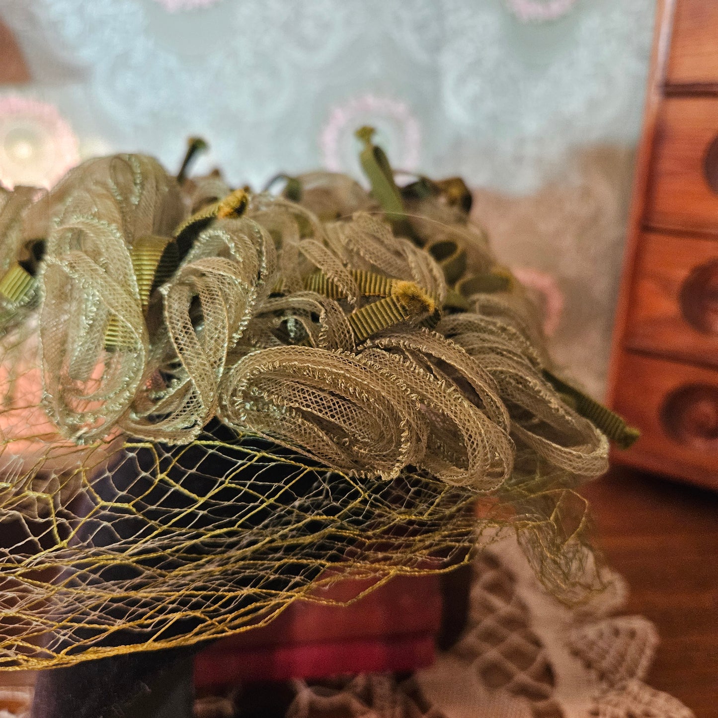 Norman Paulvin New York Green Ribbon Fascinator