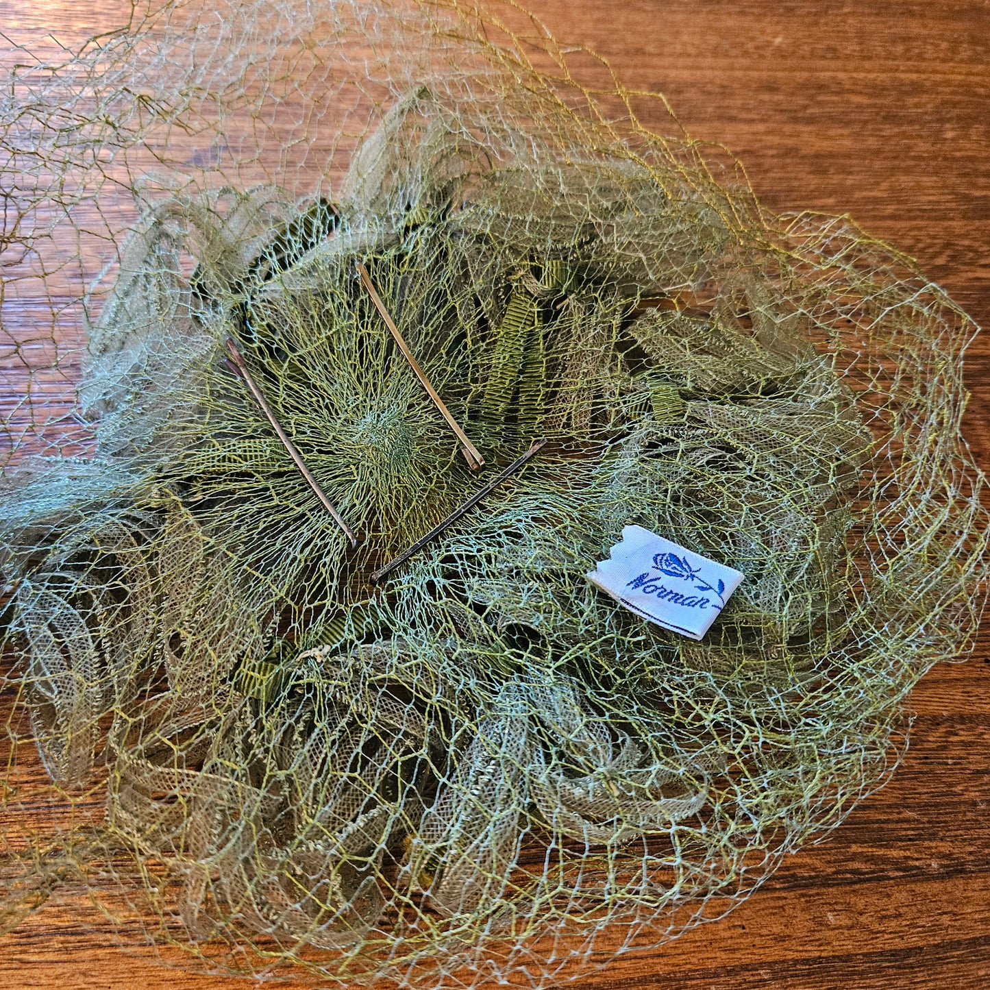 Norman Paulvin New York Green Ribbon Fascinator