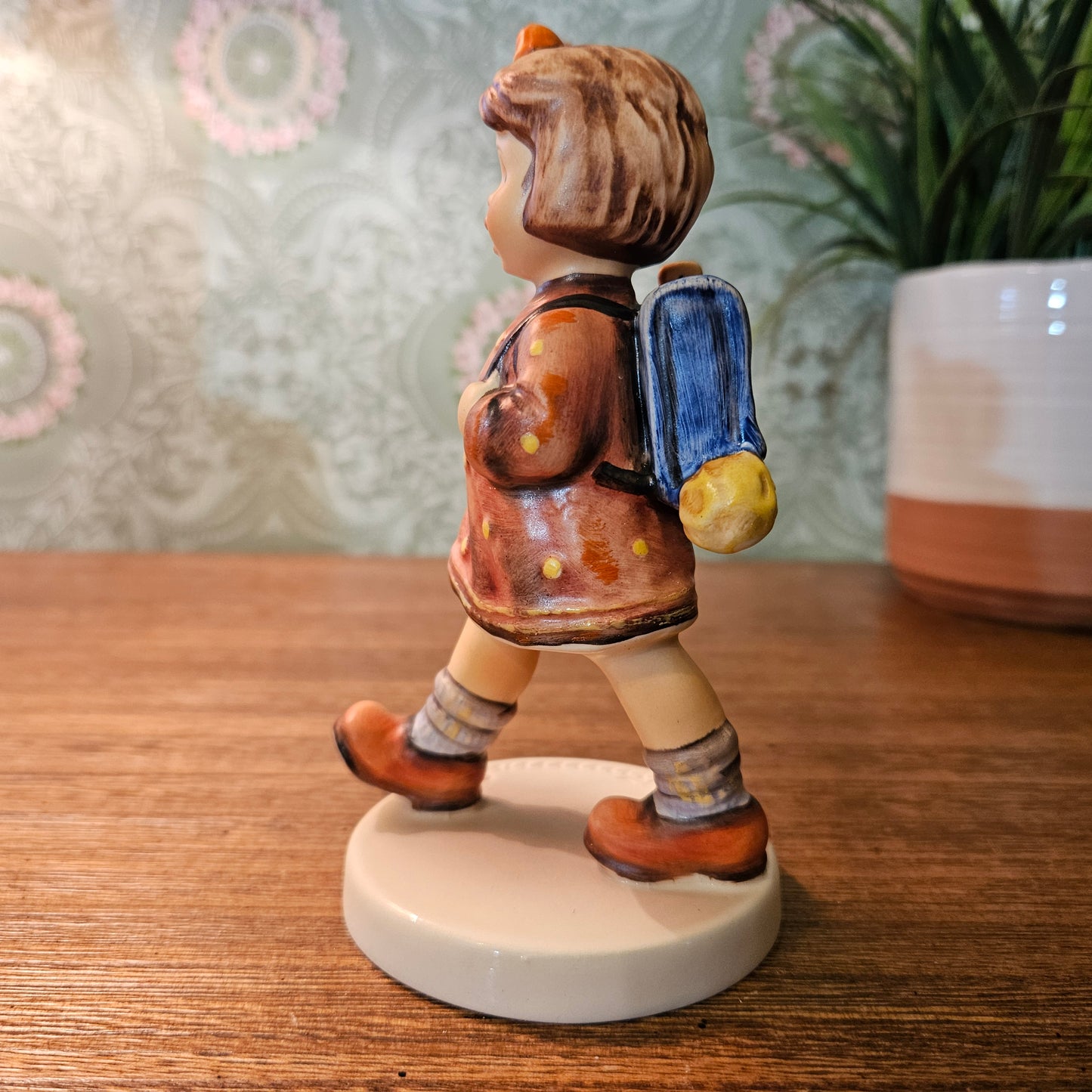 Goebel Hummel The Kindergartner HUM 467 with Box
