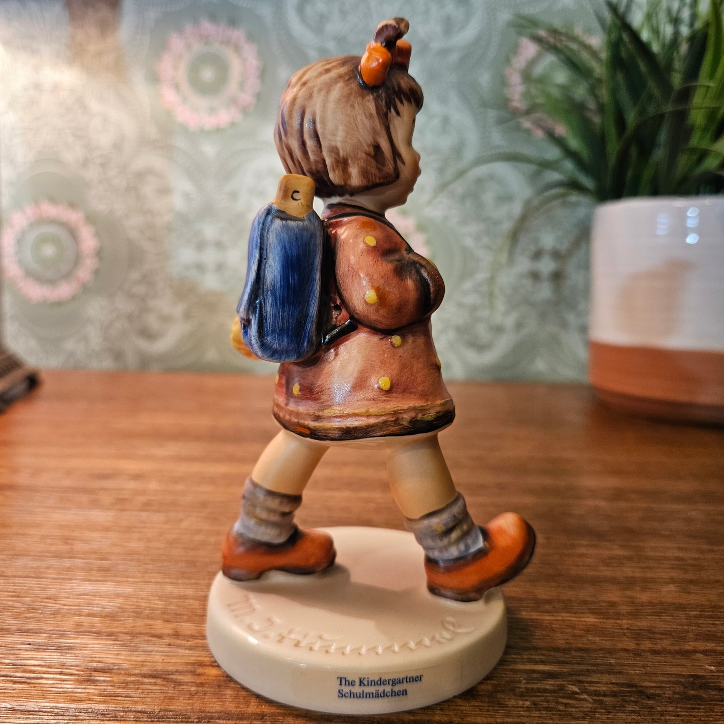 Goebel Hummel The Kindergartner HUM 467 with Box