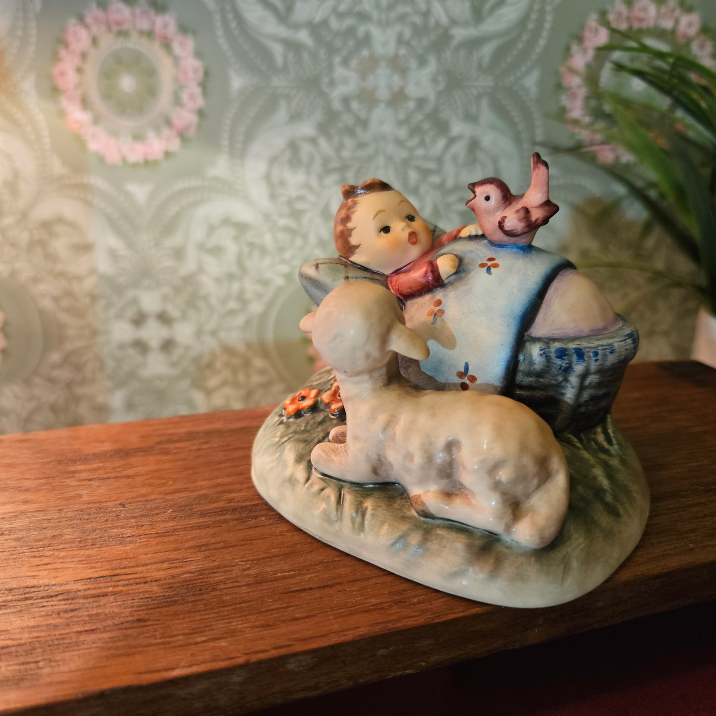 Goebel Hummel The Guardian HUM 455 with Original Box