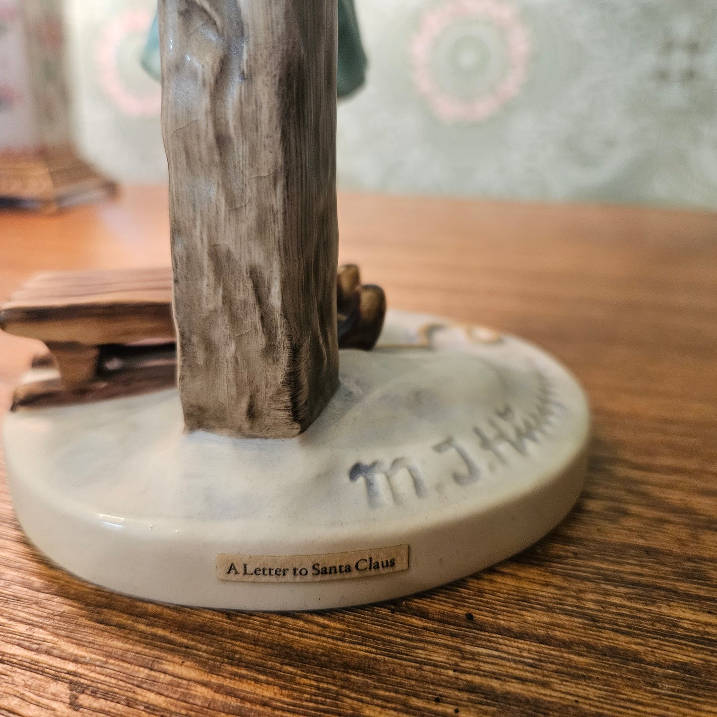 Goebel Hummel Letter to Santa HUM 340 Large Figurine