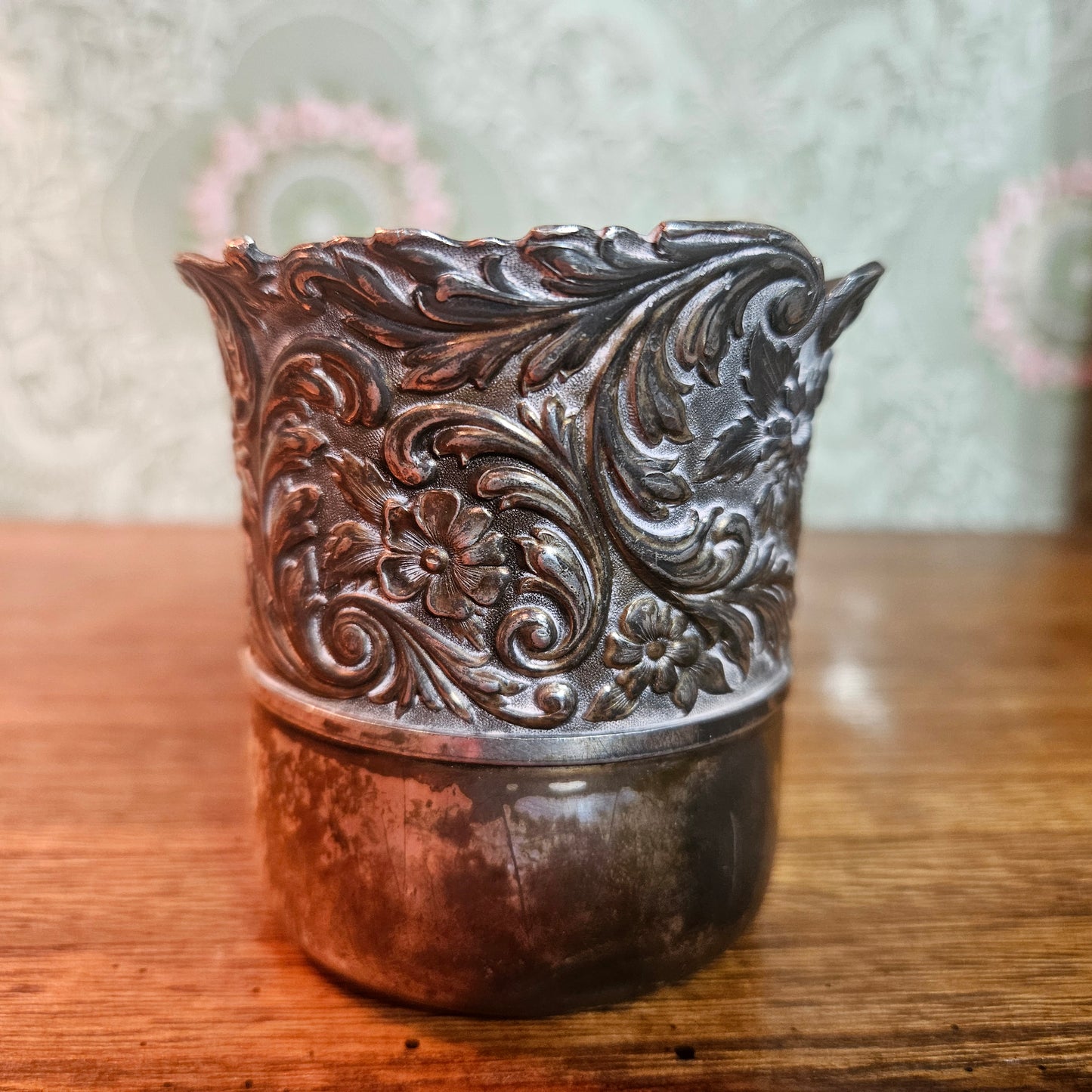 Meriden Quadruple Plate Floral Toothpick Holder