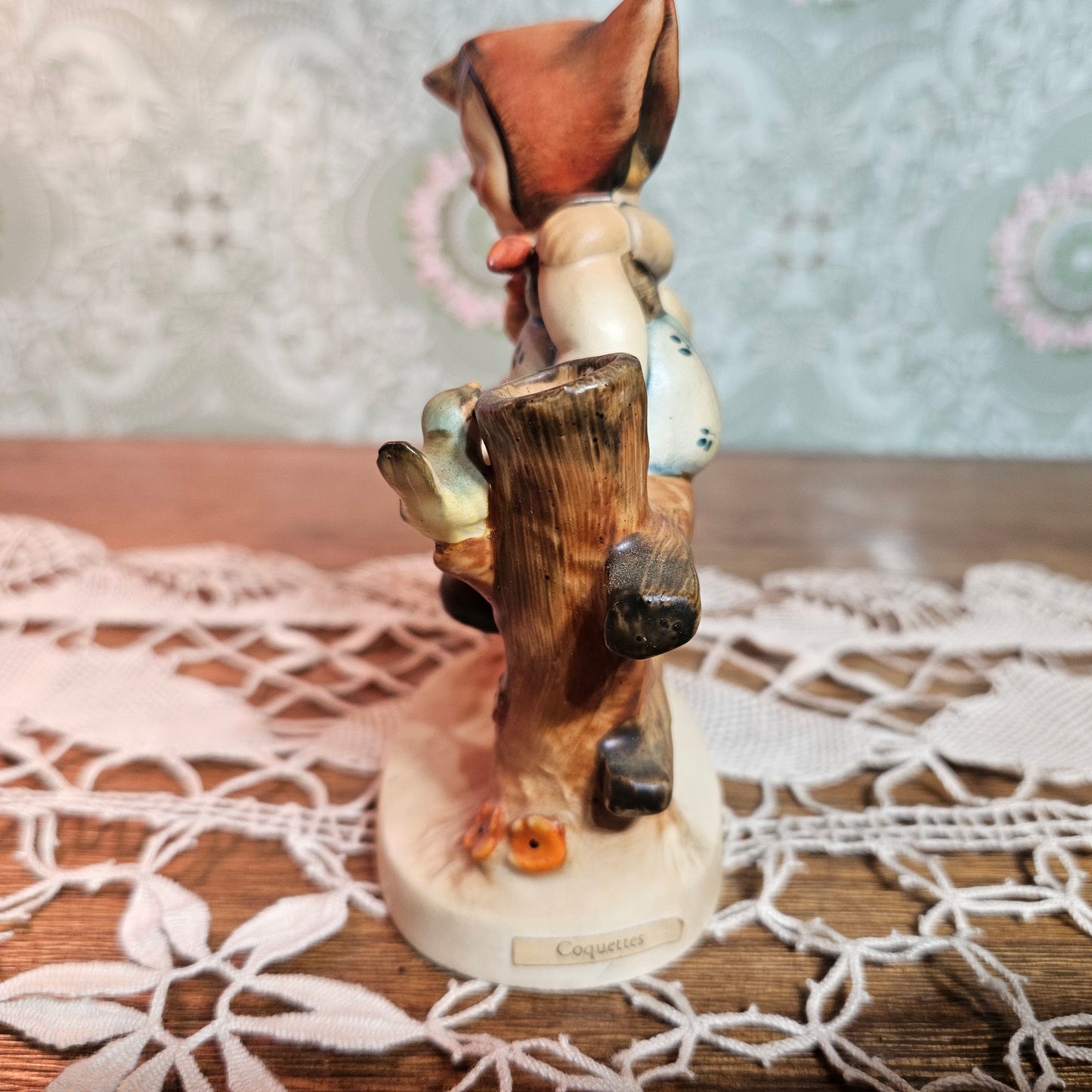 Goebel Hummel Coquettes 179 TMK3 Figurine