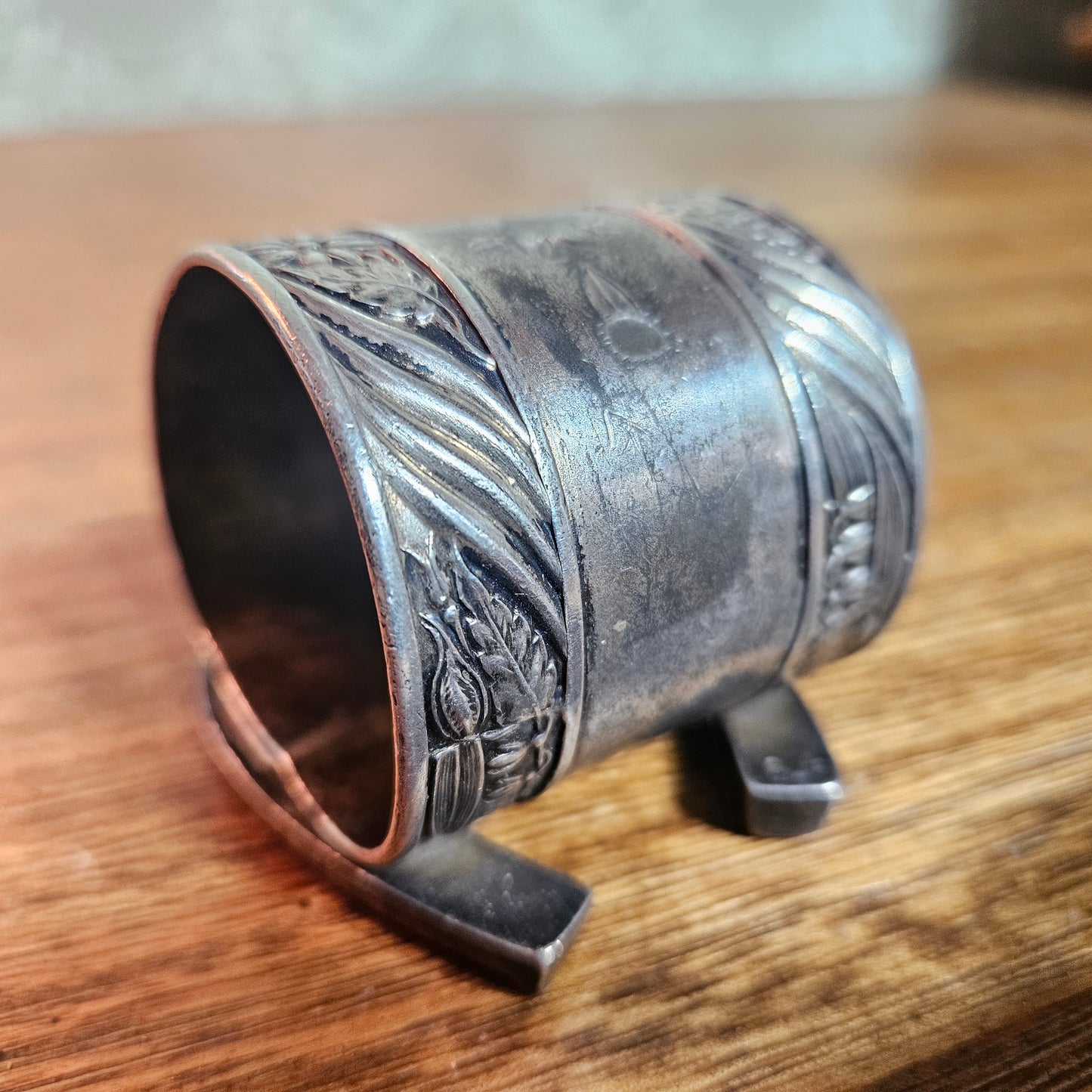 Horseshoe Floral Figural Napkin Ring