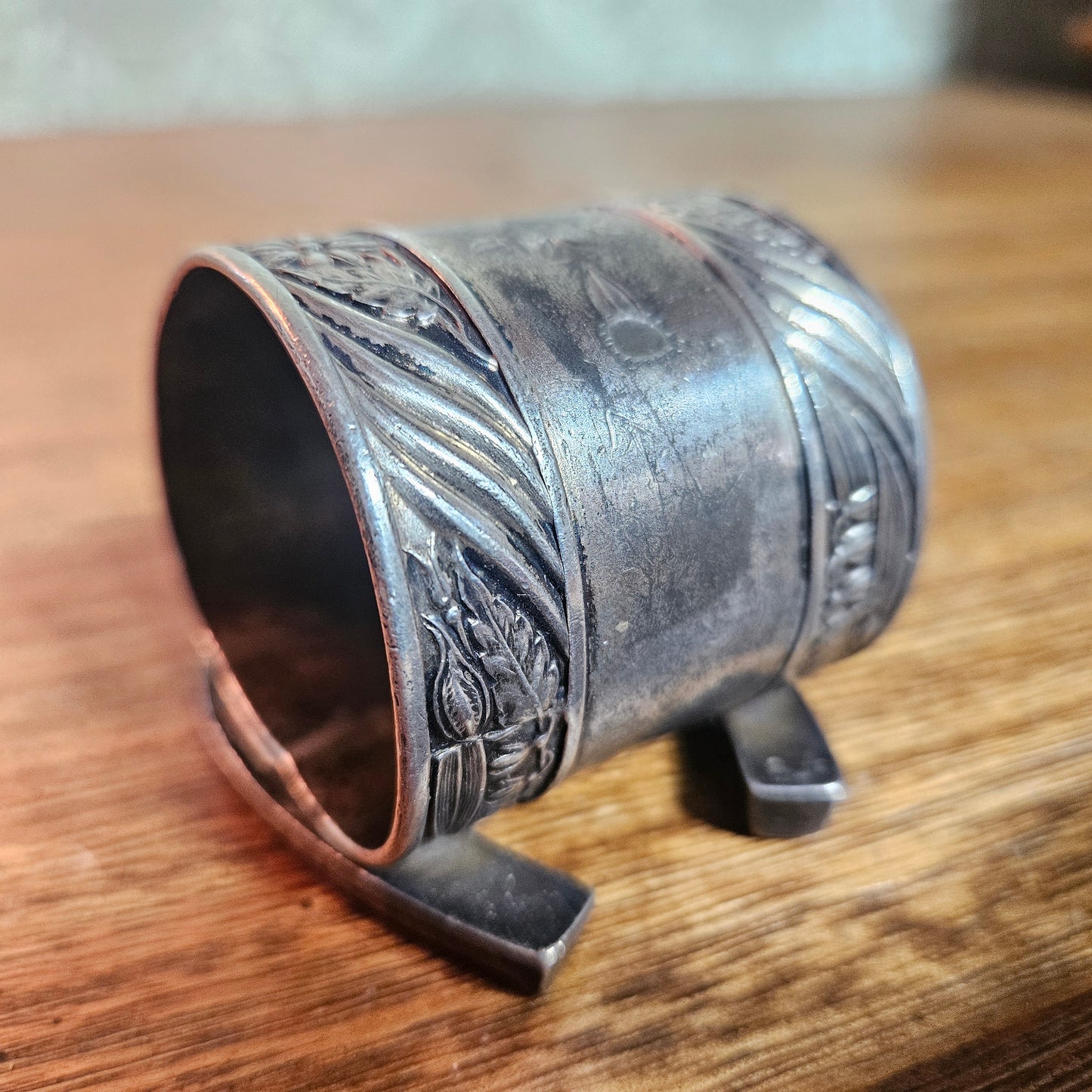 Horseshoe Floral Figural Napkin Ring
