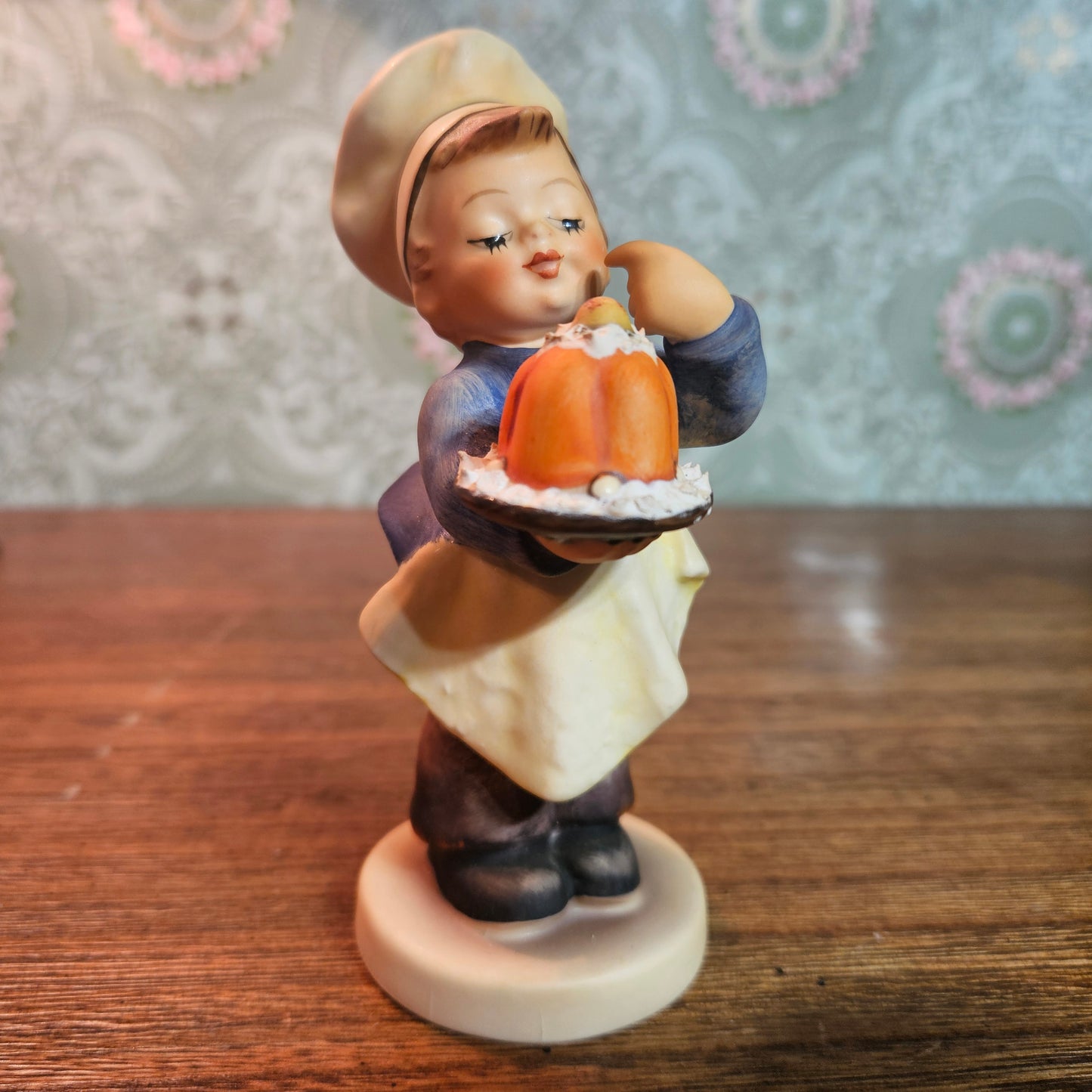 Goebel "Baker" Figurine Model 128