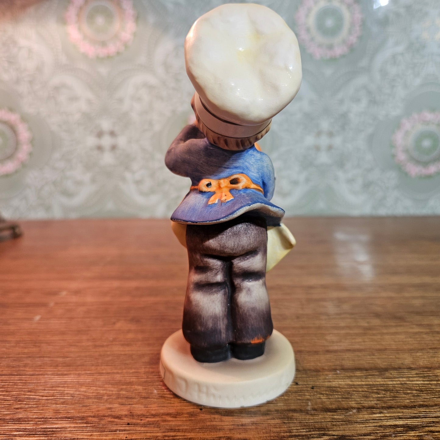 Goebel "Baker" Figurine Model 128